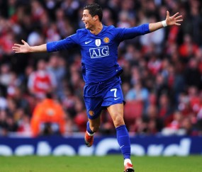 开云官网-VAR再成主角，一记点球判罚如何撕裂足球世界，以便我生成标题。