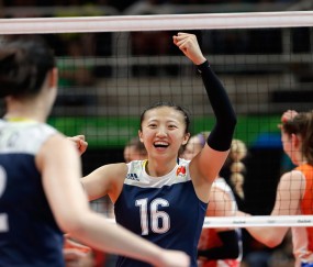 开云入口-双线闪耀，哈兰德神勇破局，国安无解制胜，教练深情拥抱定格荣耀时刻，哈兰德破局难挡国安制胜 教练深情拥抱定格荣耀