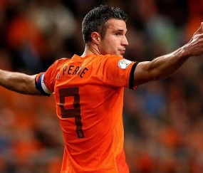 开云赛事集团-巴萨头球破门点球绝杀，那不勒斯遭遇联赛三连败，命运两重天，巴萨头球破门+点球绝杀，那不勒斯惨遭联赛三连败