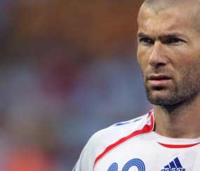 开云直播平台-替补奇兵！皇马绝地逆转，热刺防线溃于蚁穴，替补神兵导演逆转，皇马击溃热刺防线