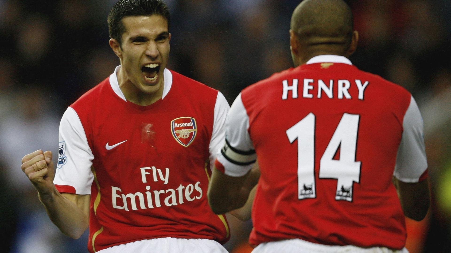 闪电双响炮，本菲卡五分钟击穿曼城，德布劳内防线竟成薄纸，闪电双响炮！本菲卡五分钟连击击穿曼城，德布劳内防线形同虚设